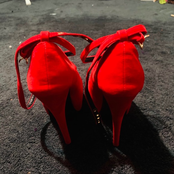 Red heels 👠 - Picture 5 of 5